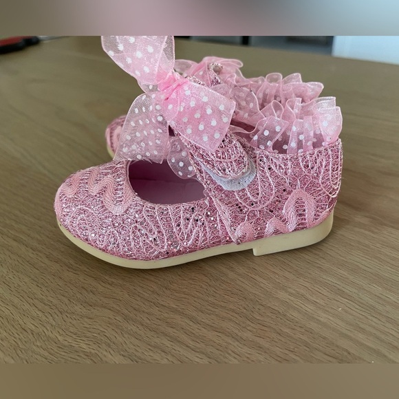 Pink glitter baby shoes•••Flats with Maryjane strap & lace ribbon detail,  NWOT - Picture 2 of 6